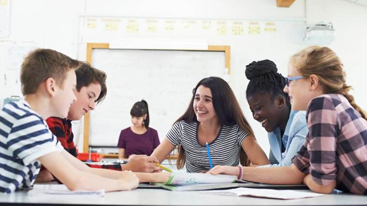 SEL và kết quả học tập: Mối liên hệ nằm ở sự sẵn sàng học, không phải lời hứa tăng điểm